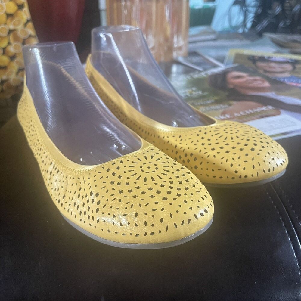 Vionic Robyn Womens Size 12 Soft Perforated Leather Ballet Flats Laser Cut - Picture 5 of 16